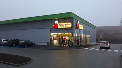 Biedronka otworzyła 7 sklepów jednego dnia. Powstał też w Łukowie