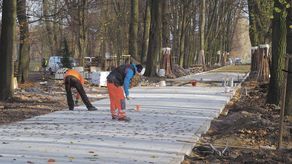 Pierwszy spacer w lubartowskim Parku Miejskim wczesną wiosną