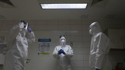 Koronawirus. Ponad 13 tysięcy nowych przypadków i nadal dużo ofiar