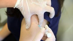 CBOS: 47 proc. badanych nie zamierza się zaszczepić przeciw COVID-19