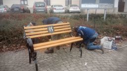 Będzie gdzie przysiąść na Starym Mieście. Na ławkach jest herb Lublina