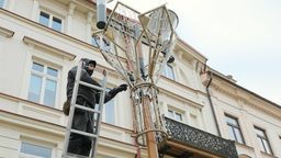 Centrum Lublina stroi się na święta. Kiedy zabłysną światełka?