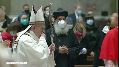 Papież Franciszek odprawił pasterkę w bazylice Świętego Piotra. Tłumów nie było