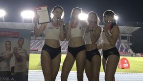 Natalia Żywczyk, Wiktoria Oko, Zuzanna Gozdera i Alicja Sielska z tegorocznych mistrzostw Polski do lat 18 wróciły ze złotymi medalami. Władze miasta przyznały im nagrody za wybitne osiągnięcia sportowe.
