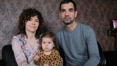 – Trzyma nas nadzieja, że zdobędziemy te pieniądze. Niestety w czasie pandemii jest to naprawdę bardzo trudne - mówią rodzice Niny.