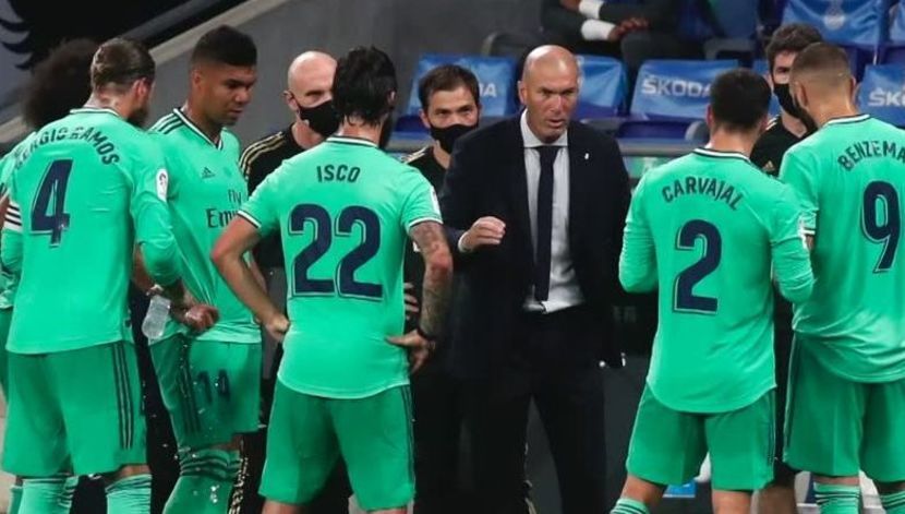 Fot. Dwa gole Karima Benzemy dały Realowi awans do fazy pucharowej Ligi Mistrzów<br />
<br />
