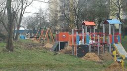 Pojawiły się już urządzenia, które staną na placu zabaw
