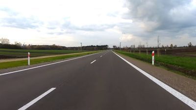 Budowa obwodnicy zakończyła się w terminie, ale formalności związane z jej odbiorem przez zamawiającego, czyli ZDW, opóźniają się. Brakuje dokumentów geodezyjnych