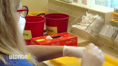 Szczepionka przeciw COVID-19 podzieliła Polaków. "Potrzebujemy edukacji"