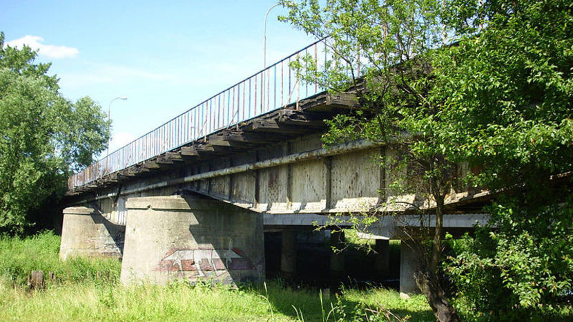 Most po dawnej kolejce 