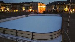 W niedzielę o godz. 15 otwarcie lodowiska. O godz. 18 zaświeci się świąteczna iluminacja