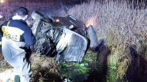 Lubelskie: Dachowanie BMW. Kierowca i pasażer wracali "ze śledzika"?