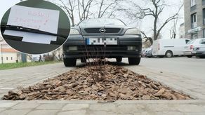 Nie działa ani metoda "na trawnik" ani "na żywopłot". Kierowcy uparcie tu parkują