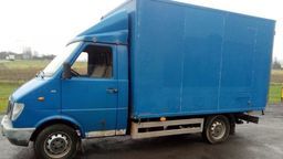 Niebiesk lublin porzucony przez szofera bez uprawnień 