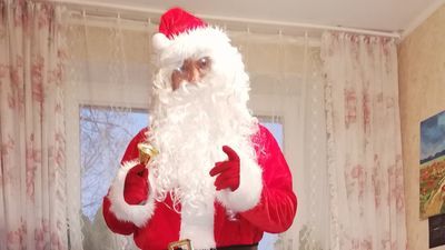 Pan Jacek, Mikołaj z Lublina, na spotkaniach z dziećmi będzie mieć w tym roku odpowiednie zabezpieczenia, zgodnie z zaleceniami sanitarnymi