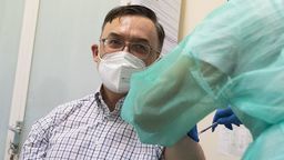 SPSK4 w Lublinie. Przeciwko Covid-19 zaszczepili się m.in. dwaj znani profesorowie 