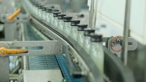 W tej chwili wódki w Stock Polska powstają z alkoholu kupowanego od zewnętrznych producentów, ale firma chce produkować go sama