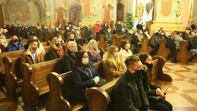 Pasterka w archikatedrze lubelskiej. Lublinianie nie przestraszyli się koronawirusa [zdjęcia]