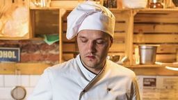 Mateusz Okomski, jeden z puławskich restauratorów, dziękuje radnym za zmniejszenie tegorocznej opłaty alkoholowej. Jak ocenia, cała branża walczy obecnie o przetrwanie, liczy się więc każdy gest.