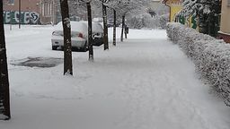 Śnieg na chełmskich ulicach. Mniej samochodów i spacerowiczów