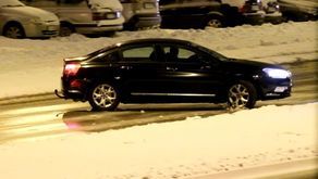 Lodowisko na ulicach Lublina. Samochody się ślizgają [wideo]