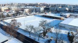 Ogrodzony teren budowy dworca metropolitalnego