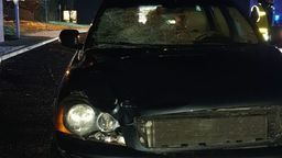 Śmiertelny wypadek w Dąbrowie Tomaszowskiej. Pieszy był na jezdni i nie miał odblasków