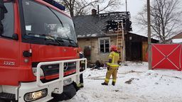 W wyniku pożaru najbardziej zniszczony został fragment dachu budynku