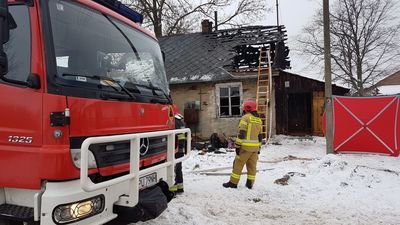 W wyniku pożaru najbardziej zniszczony został fragment dachu budynku