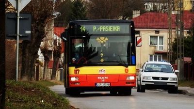 2 większe, 2 mniejsze, wszystkie elektryczne. Mają kursować po Kraśniku