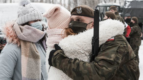 Maseczki, odstęp, sztandar. Lubelscy terytorialsi mają 66 nowych żołnierzy