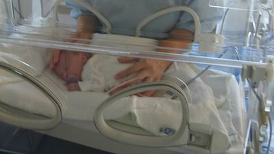 Rodzice hospitalizowanych wcześniaków będą szczepieni z tzw. grupą 0