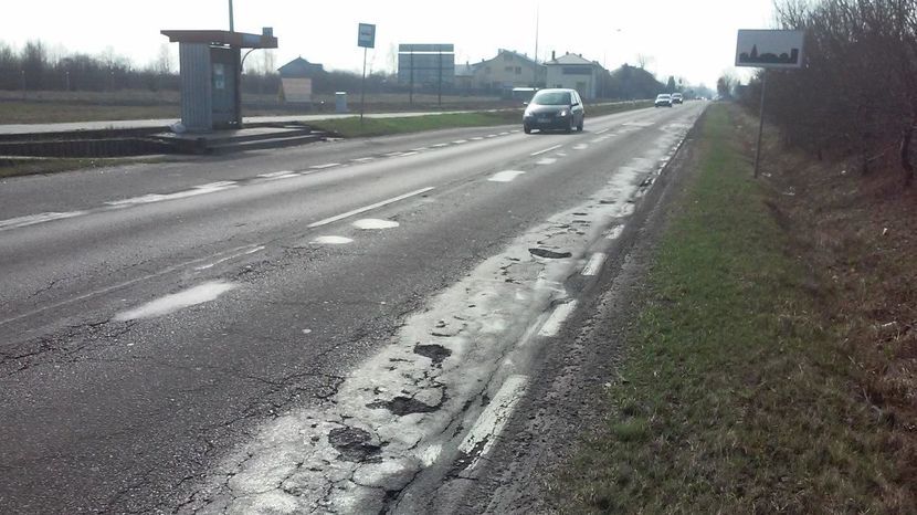 Droga 835 za Biłgorajem to dla kierowców prawdziwa droga przez mękę. To cierpienie ma skończyć się za rok