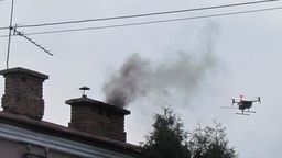 Straż Miejska ma do dyspozycji drona ze stacją pomiarową, która bada skład spalin wydobywających się z kominów.