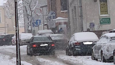Zasypany śniegiem Chełm oraz okolice. Gdzie najpierw pojadą odśnieżarki?