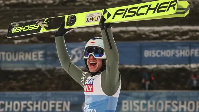 Czy po wygranej w Innsbrucku i Bischofshofen Kamil Stoch wygra trzeci z rzędu konkurs Pucharu Świata?<br />
<br />
