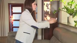 Z domu regularnie znikały wartościowe przedmioty. Wreszcie zainstalowali kamerę