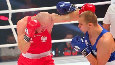 Oskar Safaryan (w niebieskim stroju) w październiku walczył już w lubelskim Centrum Spotkania Kultur w ramach Suzuki Boxing Night III

