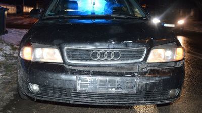 Kierowca audi najechał na tył volkswagena