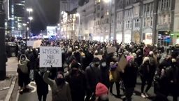 Protest po publikacji uzasadnienia wyroku TK ws. aborcji. Tysiące ludzi na ulicach stolicy