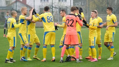 Avia – Świdniczanka 7:2. Potrzebują jeszcze kogoś do środka pola