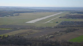 Firma z Białej Podlaskiej kupiła lotnisko w Gdyni „warunkowo”