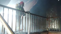 Powiat chełmski: od sadzy w kominie zapaliło się poddasze domu