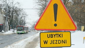 „Awaryjne” oznakowanie można zobaczyć m.in. na ul. Mościckiego oraz na jednojezdniowym odcinku ul. Nadbystrzyckiej pomiędzy Głęboką a Zana.