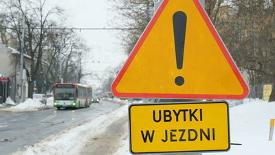 „Awaryjne” oznakowanie można zobaczyć m.in. na ul. Mościckiego oraz na jednojezdniowym odcinku ul. Nadbystrzyckiej pomiędzy Głęboką a Zana.