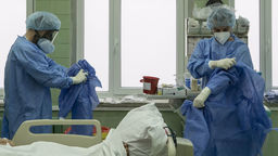 Stało się. Koronawirus znów przybiera na sile