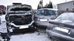 Powiat parczewski. Wypadek podczas wyprzedzania i pięć rozbitych aut