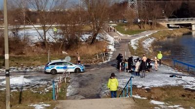 Morsowanie koło tamy na Zalewie Zemborzyckim. Przyjechali policjanci