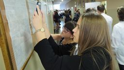 Do jakiej szkoły pójść, żeby potem łatwo znaleźć pracę? Prognoza zawodów