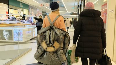 Galerie handlowe otwarte. Licealiści: "to dla nas taki powrót do normalności"